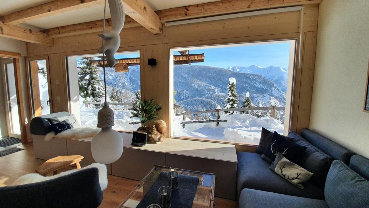 Baumfuchs Direkt An Der Talabfahrt Belalp Chalet Blatten bei Naters
